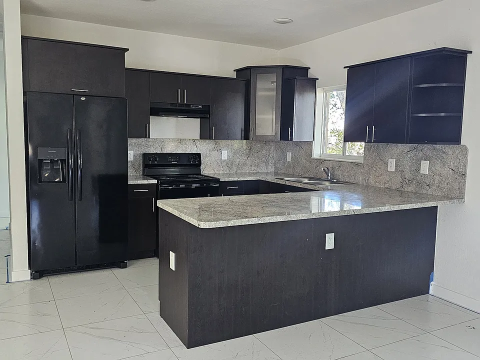 2758 NW 58th St