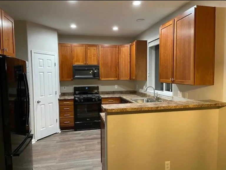 6028 Quay Ct — Photo 11