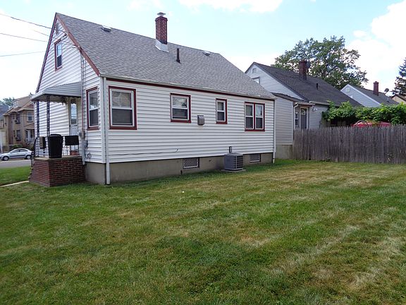 5th image of 513 E 2nd Ave
