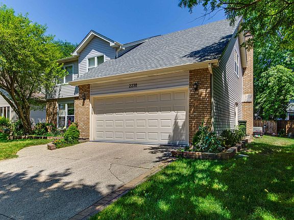 3rd image of 2238 Gleneagles Dr