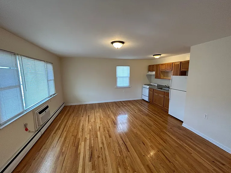 479-485 Hoboken Rd #300 — Photo 4
