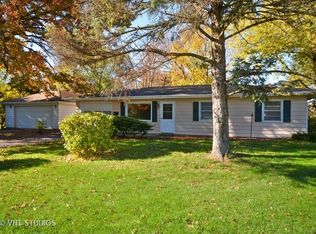 2 S Willow Way, North Aurora, IL