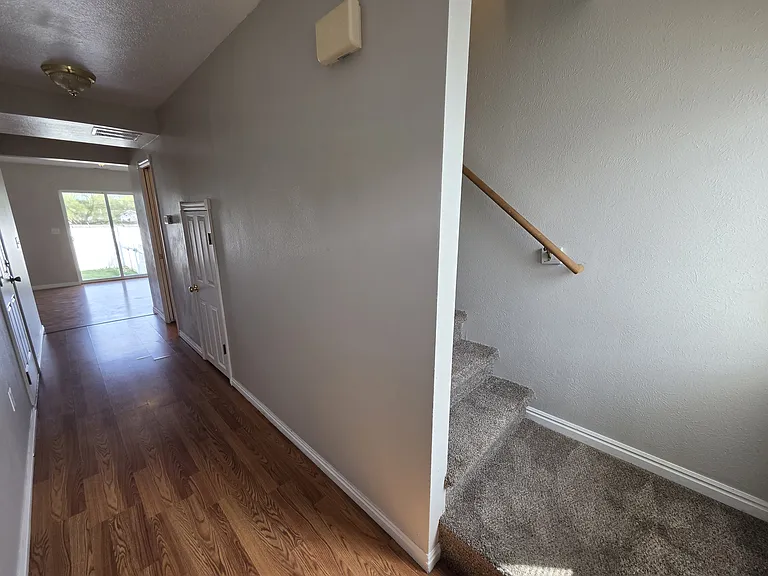 3530 Greenfield Dr — Photo 4