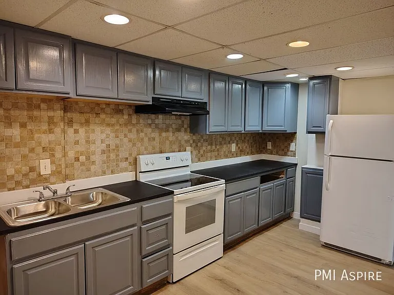 1600 Geneva St #103 — Photo 1
