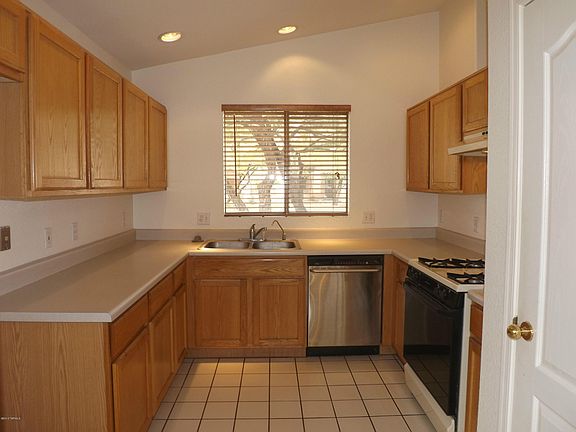3rd image of 2523 W Cezanne Cir