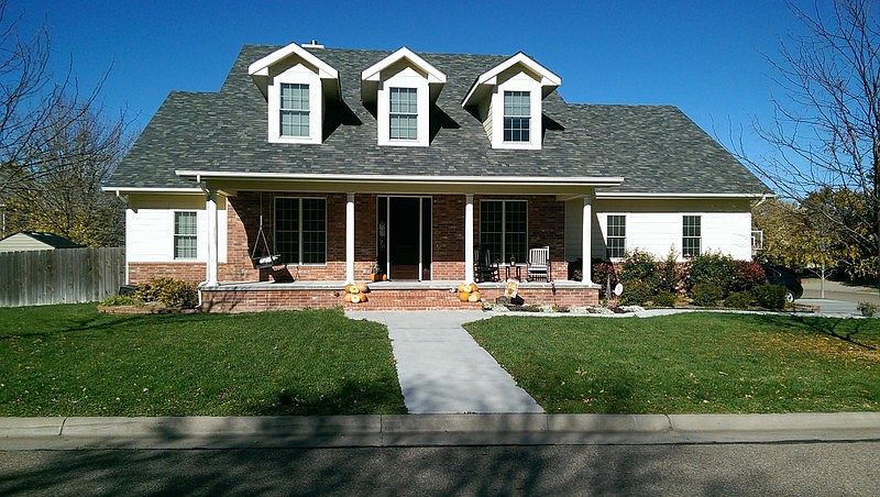 Front of House
						:
						Front of House