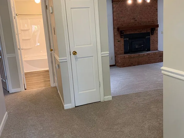 5805 Tuckertown Ln — Photo 3