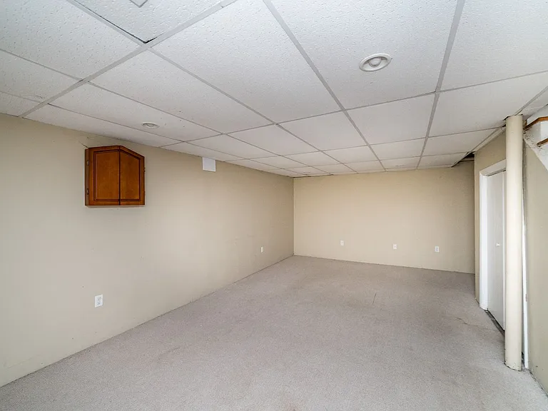 72 Viking Dr — Photo 51