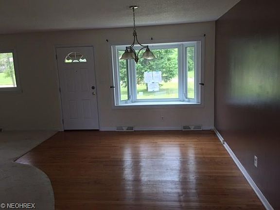 5th image of 145 Briarleigh Dr