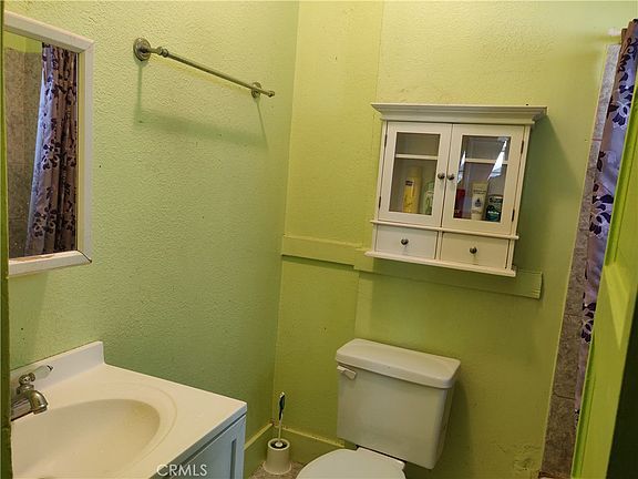 5th image of 636 E 7th St