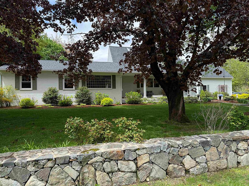 2nd image of 461 Brackett Road