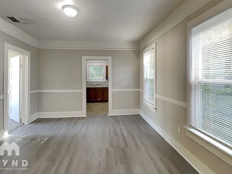 2963 Spencer St — Photo 3