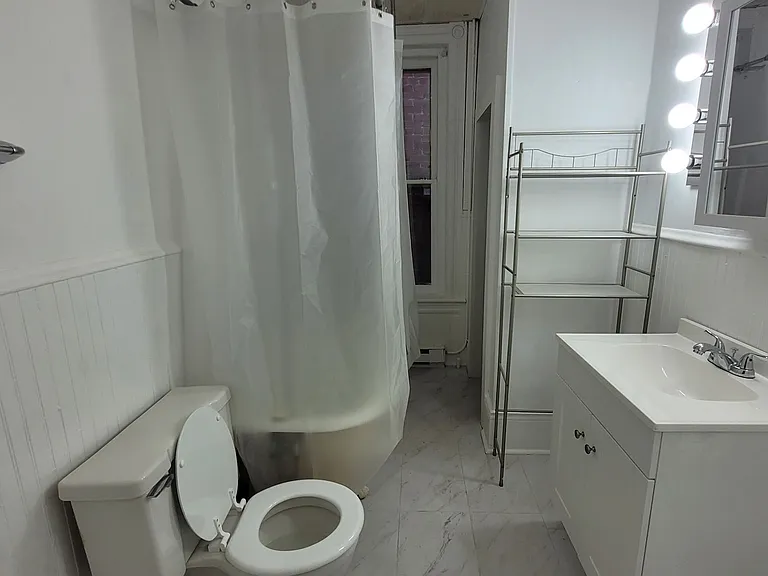 142 W Main St — Photo 4
