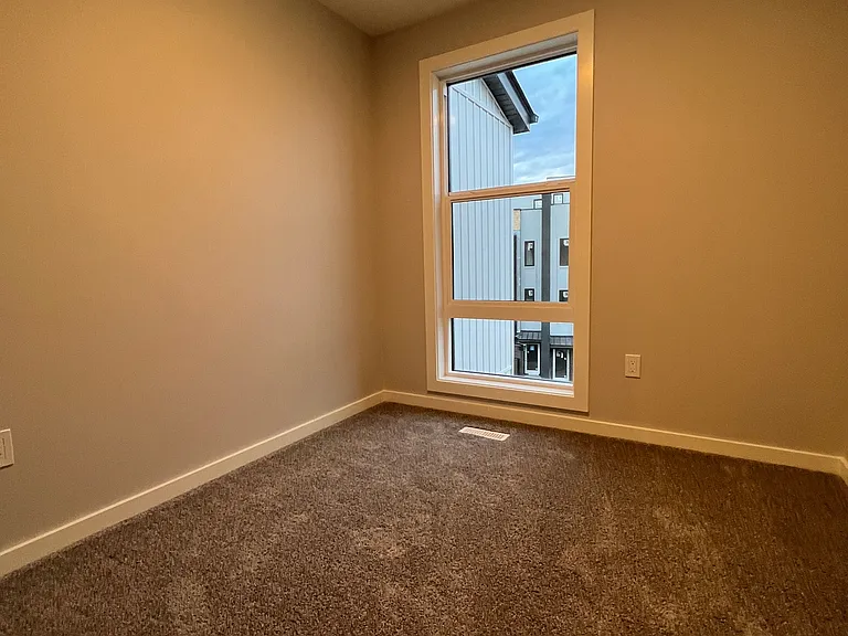 1304 Rutherford Rd SW — Photo 8