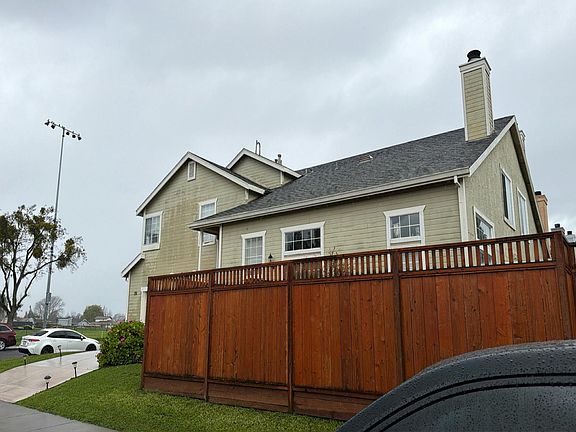 2nd image of 251 Cloverleaf Cir