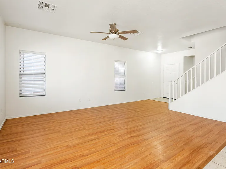 1042 W Desert Basin Dr — Photo 3