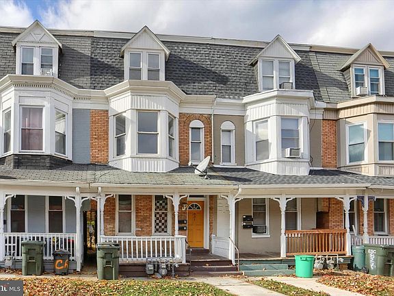 2nd image of 831 Linden Ave