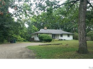 355 S Squirrel Rd, Auburn Hills, MI 48326