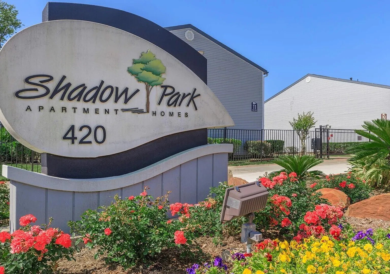 Shadow Park Apartments — Photo 2