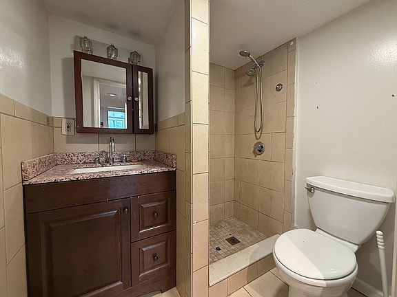 3rd image of 338 Riverside Ave #B