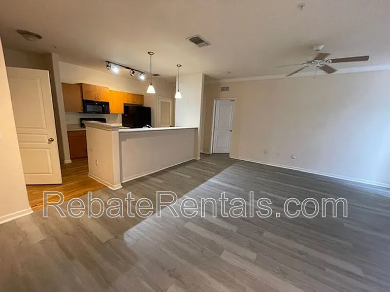 8290 Gate Pkwy #310 — Photo 16