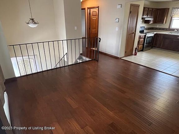 5th image of 288 Kuchenski Dr