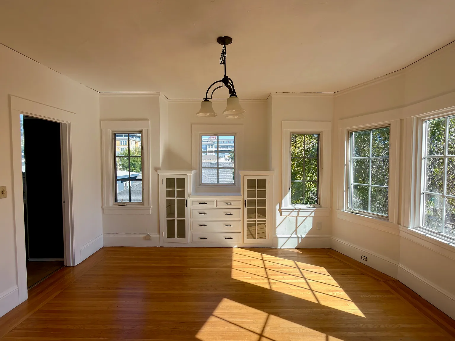 1 bed, 1100 sqft, $3,400 — Photo 3