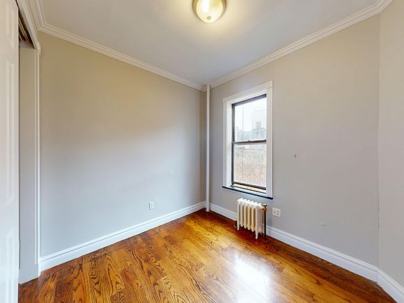 3rd image of 52 Barrow St APT 1W