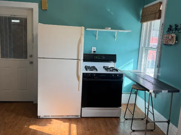 547A E Dover St, Milwaukee, WI 53207