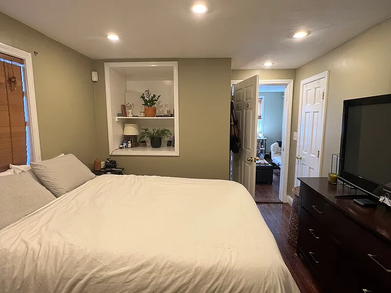 735 Somerville Ave #1 — Photo 10