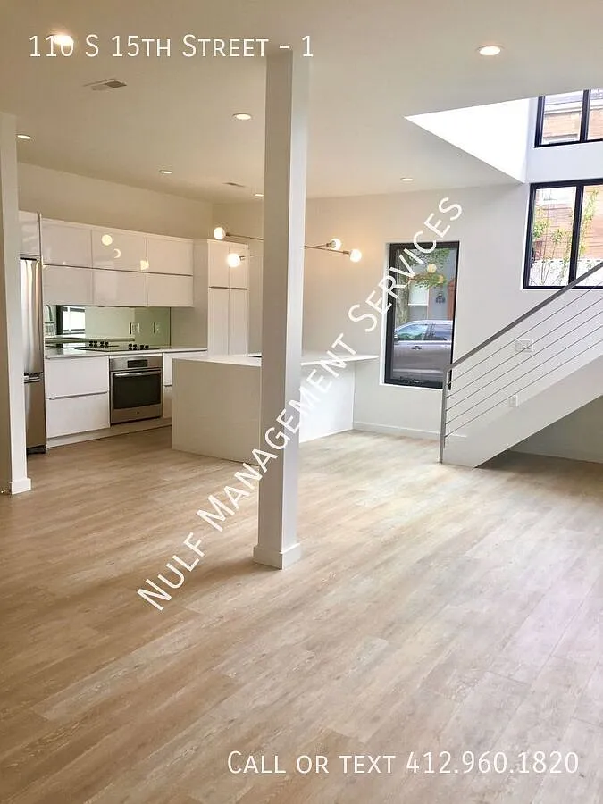 New Listing Updated 2 Bed, 2.5 Bath In South Side — Photo 4