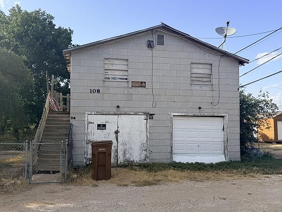 3rd image of 1009&11 S Scurry St