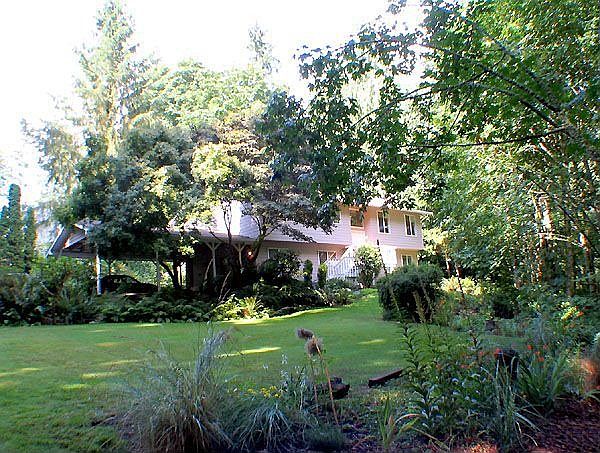 What a beautiful wooded setting!