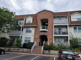 400 Crown Ct APT 551, Edgewater, NJ 07020