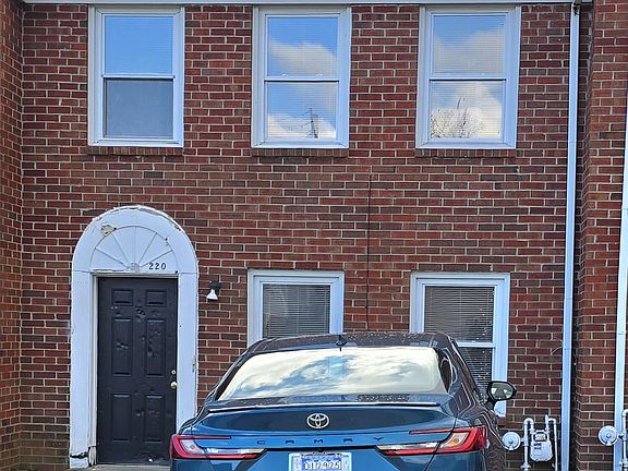 4th image of 200-228 Strawberry Ln