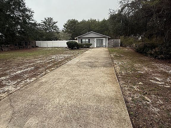 2nd image of 212 S Holiday Rd