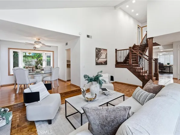 5872 Meadowbrook Dr, Huntington Beach, CA 92649