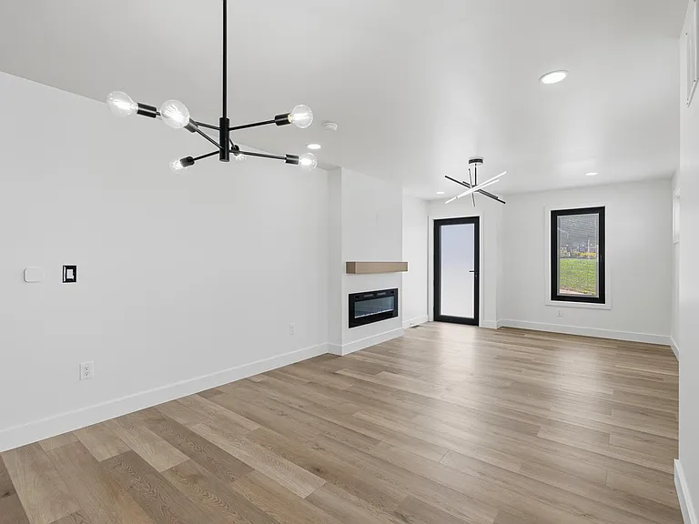 521 Harmony Rd — Photo 13