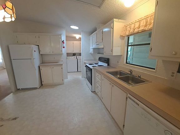 5th image of 836 Citrus Tree Dr #107