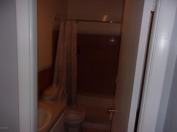 5th image of 223 Columbia Dr APT 101