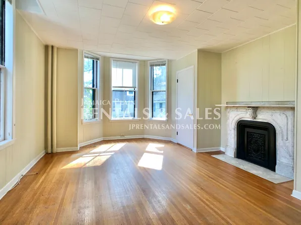 23 Clive St #1, Jamaica Plain, MA 02130