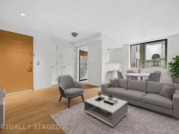 2132 2nd Ave APT 2E