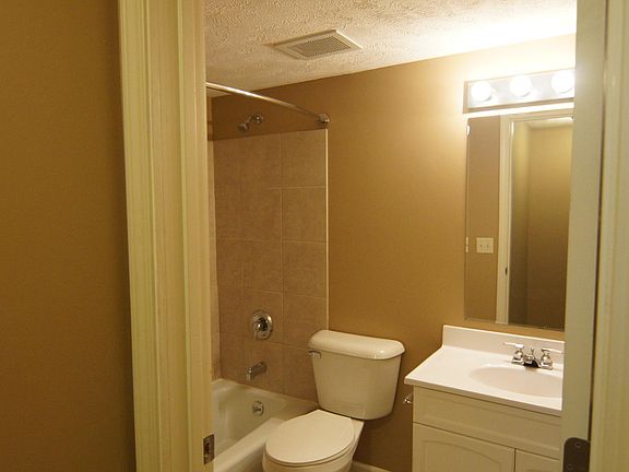 5th image of 1518 D St APT 1