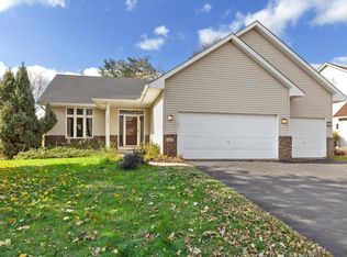 1594 Coventry Ln, Shakopee, MN 55379