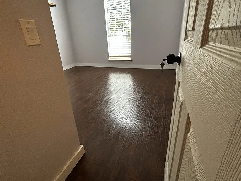 16225 Everglade Ln — Photo 6