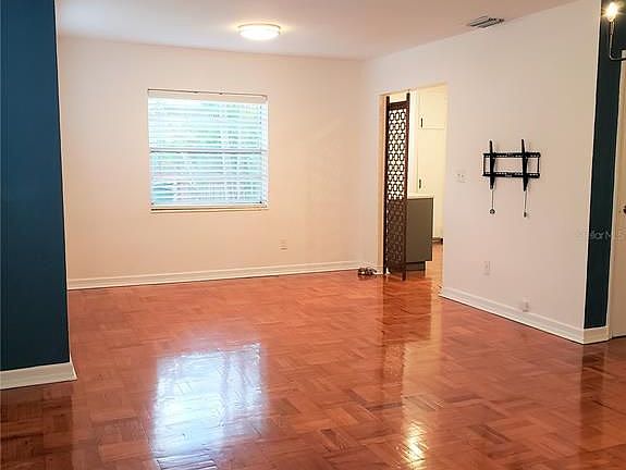 4th image of 707 S Lois Ave