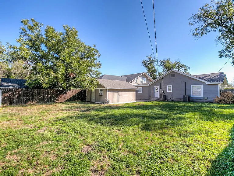 1119 Kenwood Dr — Photo 30