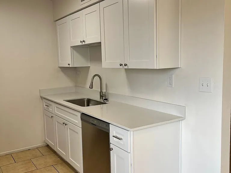 Catalina View Apartments — Photo 57