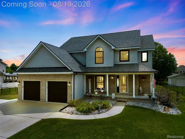 6250 Burningtree Dr, Burton, MI 48509