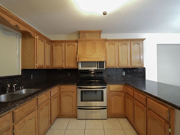 4th image of 1934 E 21st Street